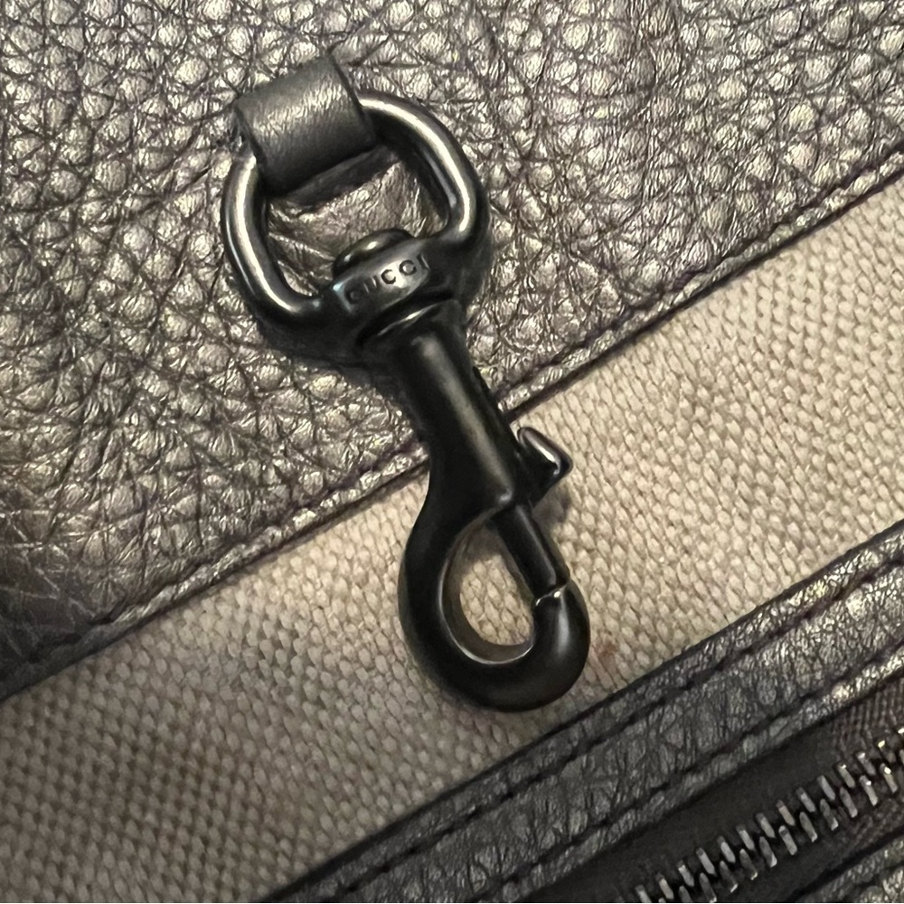 Gucci Metallic Gray Soho Leather Shoulder Bag with Tassel - Picture 10 of 16